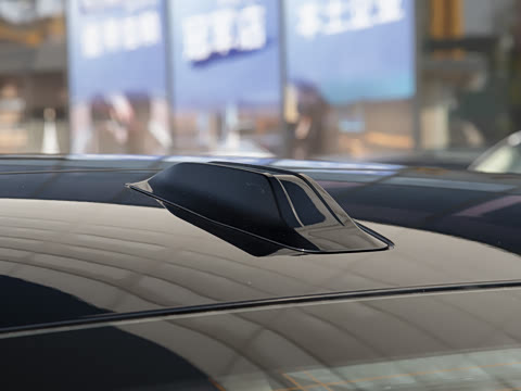 2026�� 740Li ������ M�˶���װ