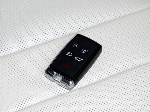 2026�� 3.0 L6 400PS AB�����