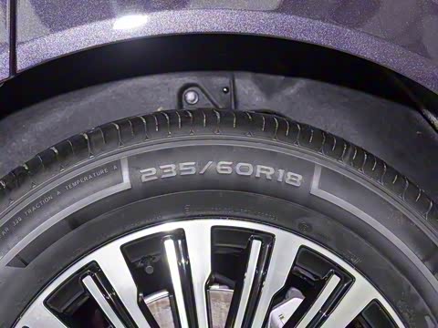 2026 DM-i 1.5T 218KM Խ