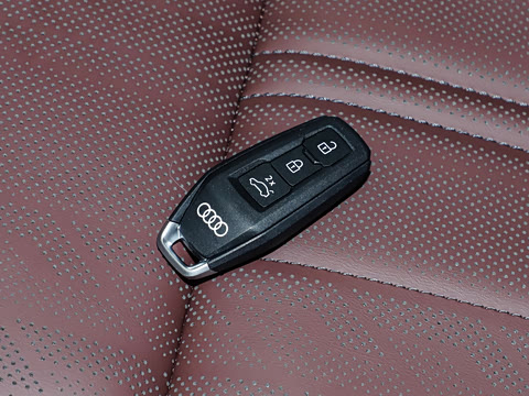 2026�� 2.0T quattro ������