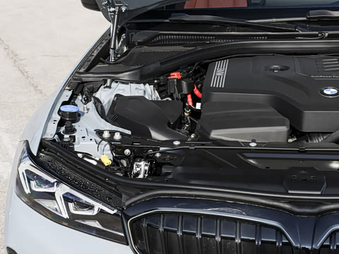 2026�� 330i M�˶���ҹ��װ