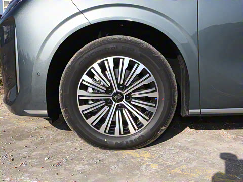 2026 DM-i 1.5T 218KM Խ