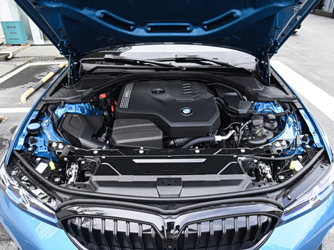 2026�� 330Li ������ M�˶���ҹ��װ