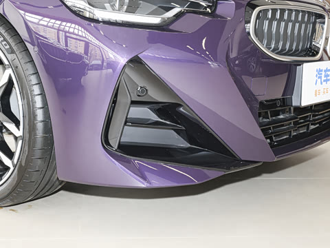 2026�� 225i M�˶���ҹ��װ