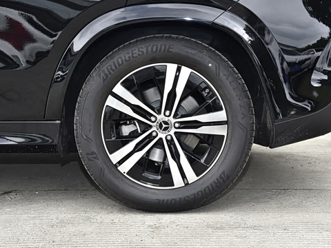 2025�� �Ŀ� GLE 400 e 4MATIC