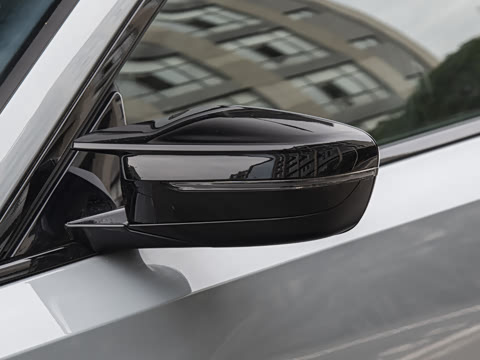 2026�� M240i xDrive