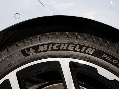 2025�� 702 ������ Ultra