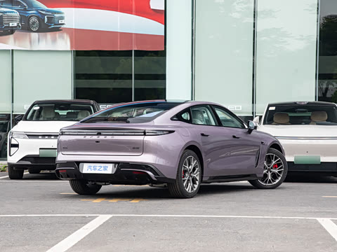 2027�� ���� 302 Max�����״��