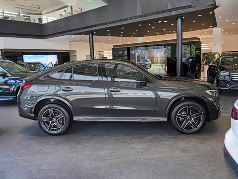 2026�� �Ŀ� GLC 260 4MATIC ����SUV
