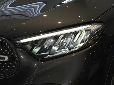 2026�� �Ŀ� GLC 260 4MATIC ����SUV