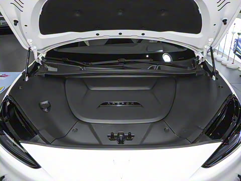 2025�� 735MAX 175kW