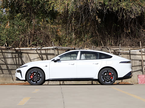 2026 007+  650 Ultra+״