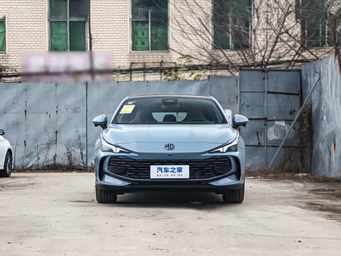 2026�� 2.0T 405 AT������