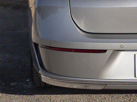 2026�� 735Li ������װ