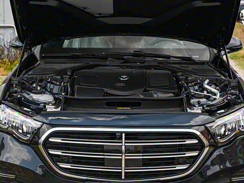 2025�� �Ŀ� E 260 L