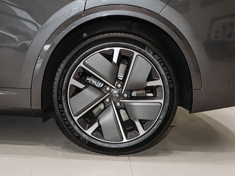 2025�� Pro ���ܻ��°�