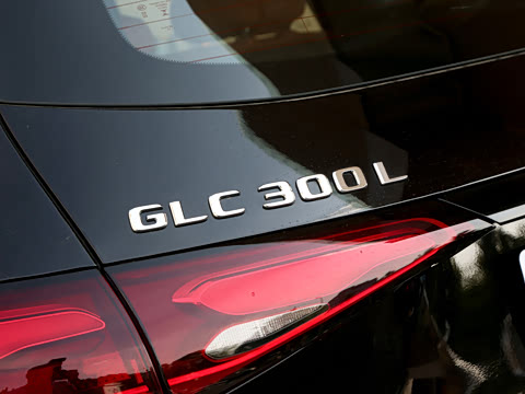 2026�� �Ŀ� GLC 300 L 4MATIC ������