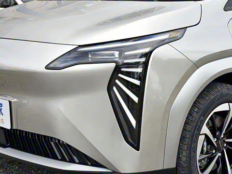 2025�� Plus 610 ������