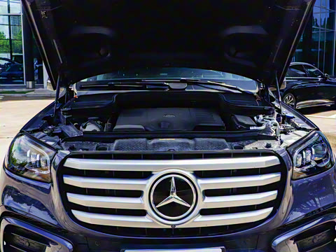 2025�� GLS 450 4MATIC ������