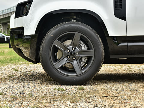 2026�� 110 3.0T X-Dynamic SE