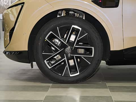 2025�� �Ŀ� Max ���̰�