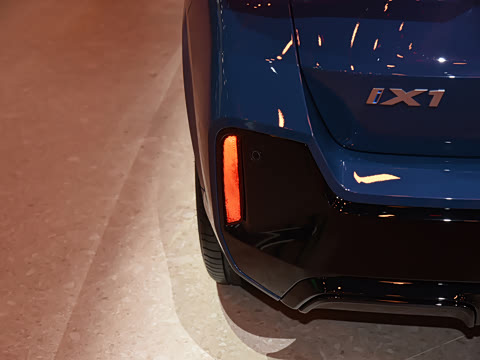 2025�� xDrive30L M�˶���ҹ��װ