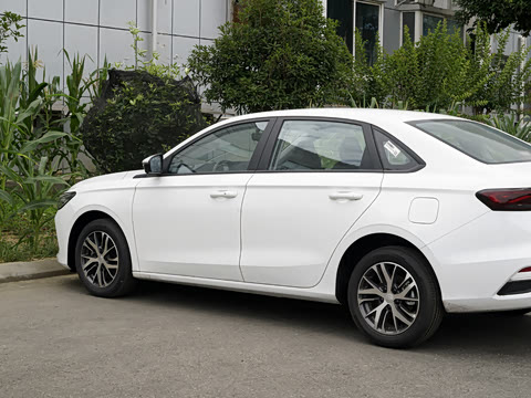 2027�� ���� 1.5L CVT������