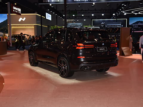 2025�� xDrive 40Li ������M�˶���ҹ��װ