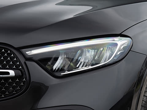 2026�� �Ŀ� GLC 300 4MATIC ����SUV