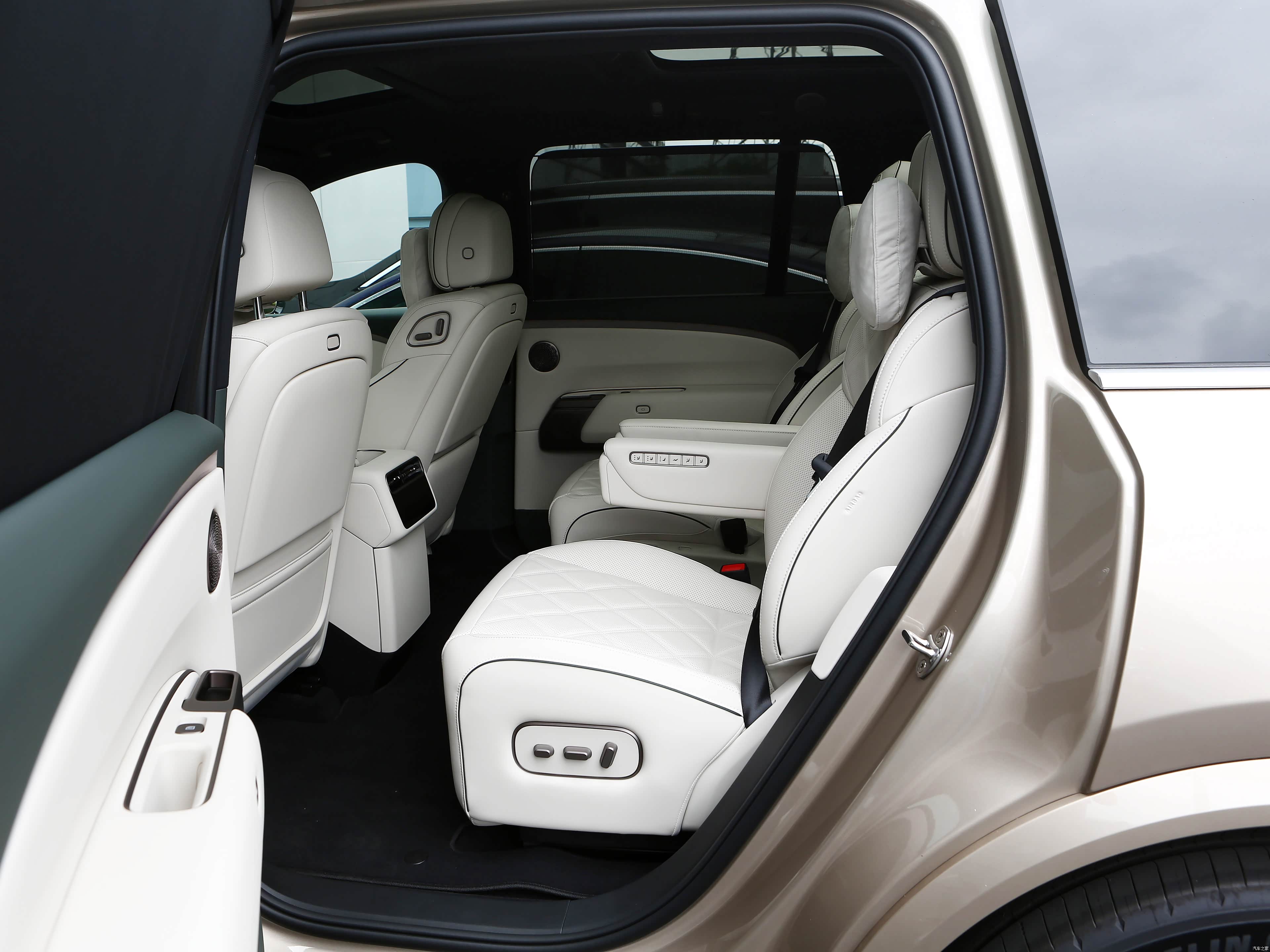 Li Auto L9, миниатюра 30