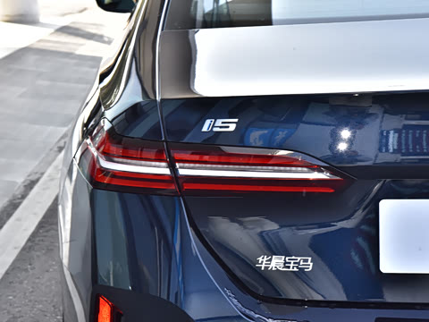 2026�� �Ŀ� eDrive 40L M�˶���װ