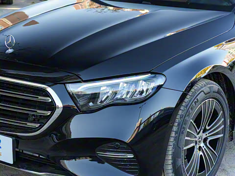 2026�� E 260 L �����