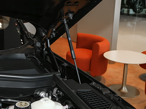 2025�� 3.0 L6 400PS SV���ٴ����ӳ��� 4��