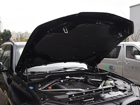 2026�� �Ŀ� xDrive 40Li ������M�˶���ҹ��װ