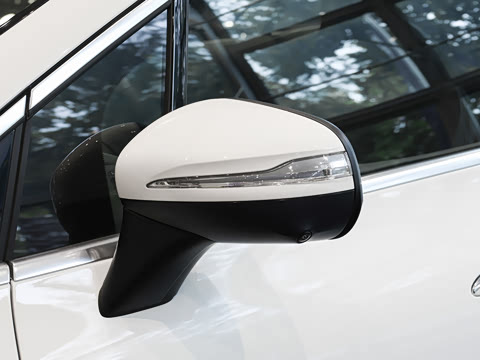 2026�� 500 4MATIC ������