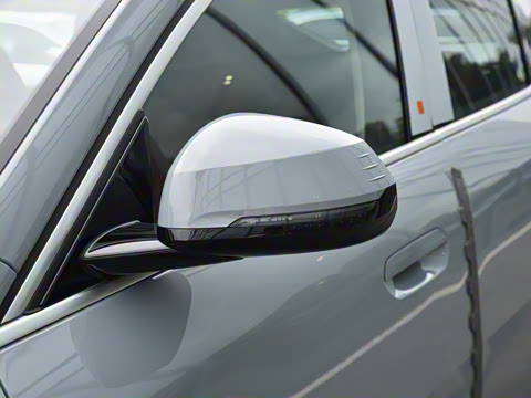 2025�� sDrive25i M�˶���װ