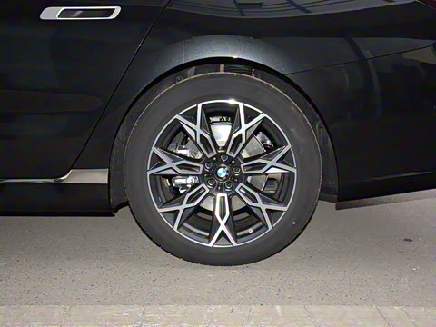 2026�� 735Li ������װ