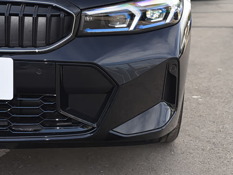 2026�� 330Li ������ M�˶���ҹ��װ