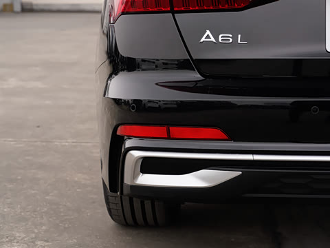 2026�� 55 TFSI quattro ����������