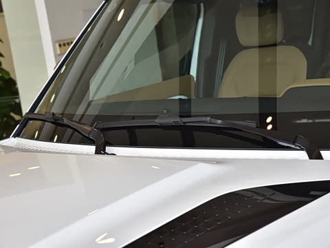 2026�� 110 3.0T P400 X-Dynamic HSE