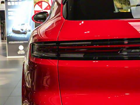 2025�� Cayenne 3.0T ���ΰ�