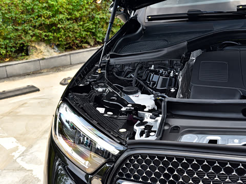 2026�� �Ŀ� GLC 260 4MATIC ����SUV