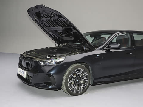 2025�� eDrive 40L M�˶���װ