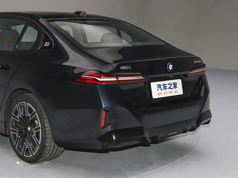 2025�� 530Li ������ M�˶���װ