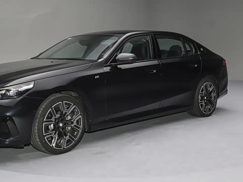 2025�� 530Li ������ M�˶���װ