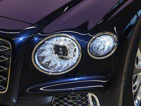 2026�� 4.0T V8 Mulliner