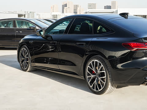 2026�� TFSI quattro 200kW �콢������
