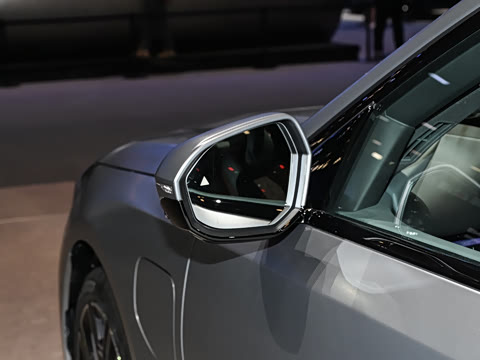 2026�� �Ŀ� xDrive 50L M�˶���װ