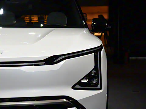 2025�� 580 Wave AWD GT-Line