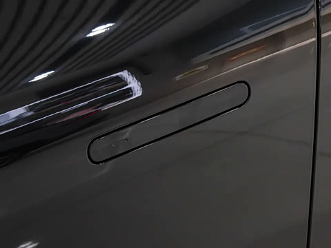 2025�� 820 Max
